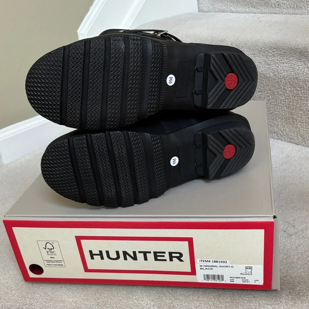 NIB Hunter Classic Black Rain Boots - Picture 3 of 6